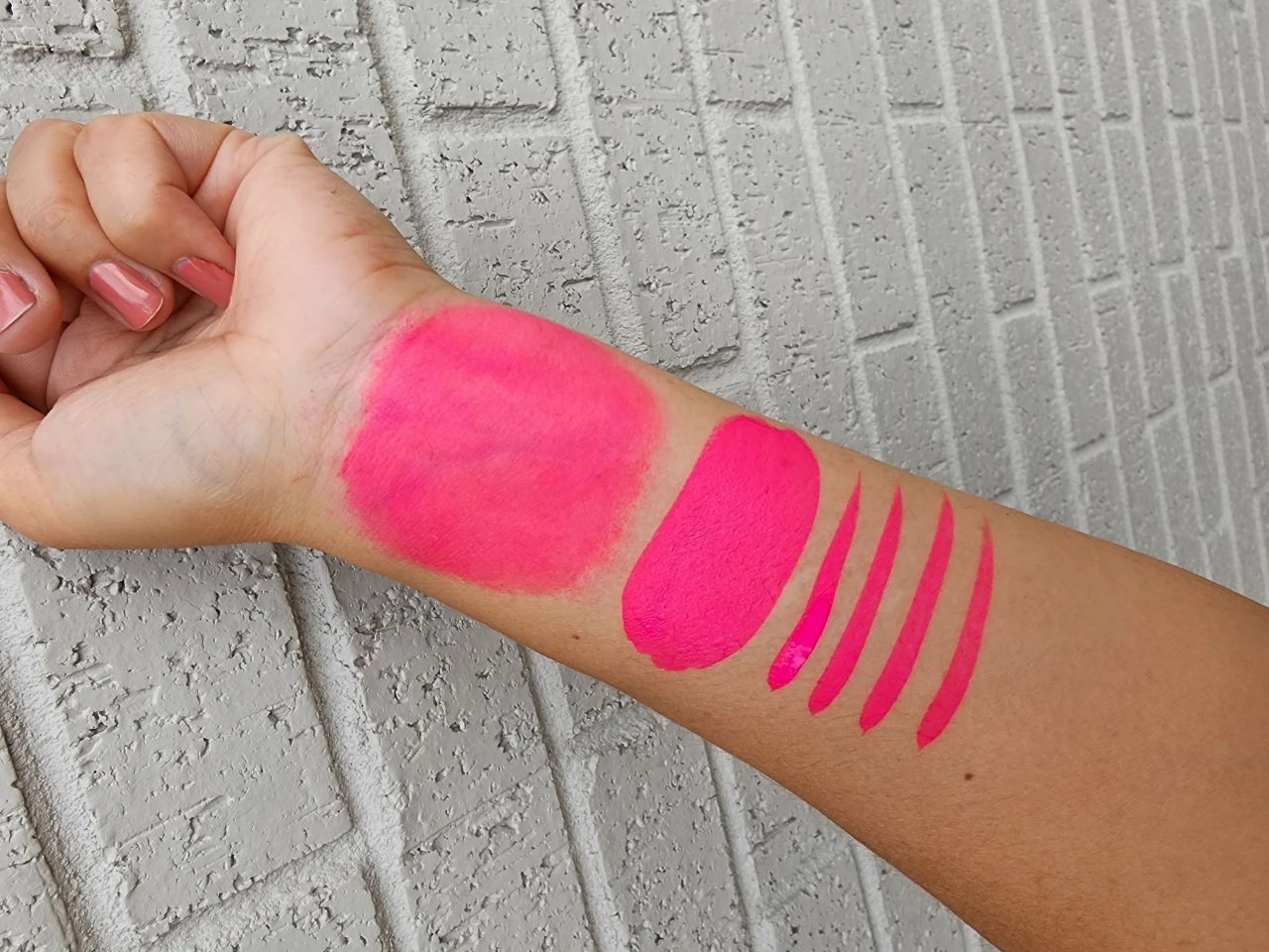 GTX Dolly - Neon Pink 120g (SFX) 4 GTX Dolly - Neon Pink 120g (SFX) - Image 2